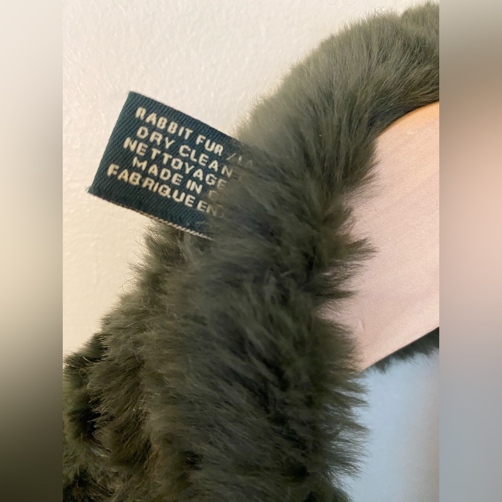 Danier Rabbit Fur Scarf or Neck Warmer Green - Picture 5 of 7